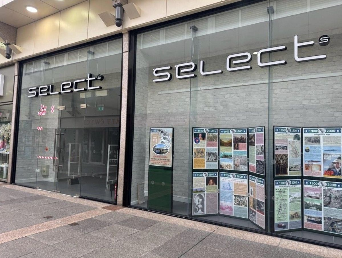 The empty Select building is in the Rhiw shopping centre