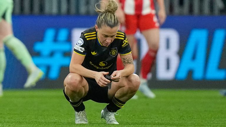Manchester United's Julia Zigiotti Olme reacts after her team's 2-1 loss to Bayern Munich