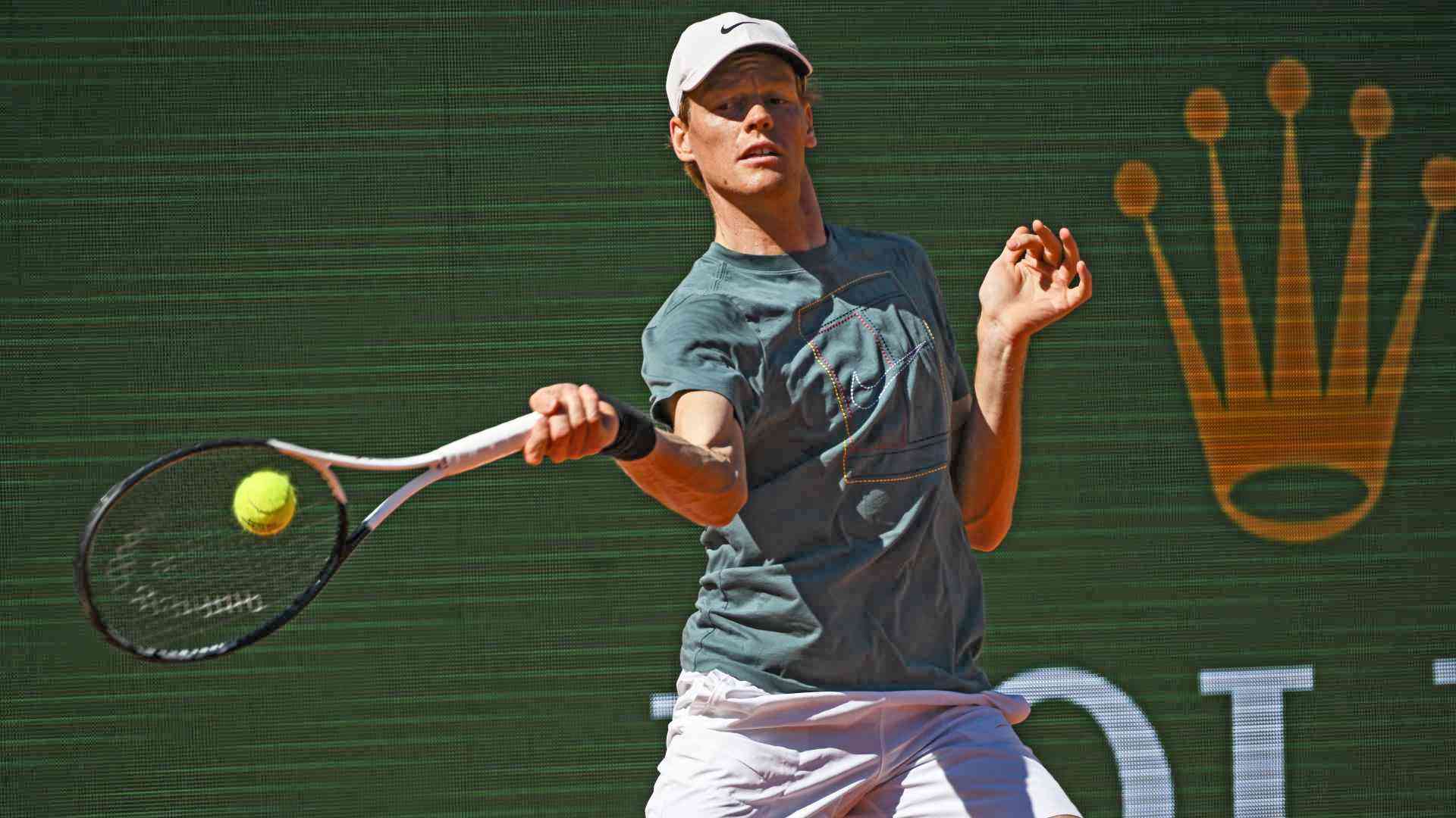Jannik Sinner is training ahead of the 2026 Rolex Monte-Carlo Masters.