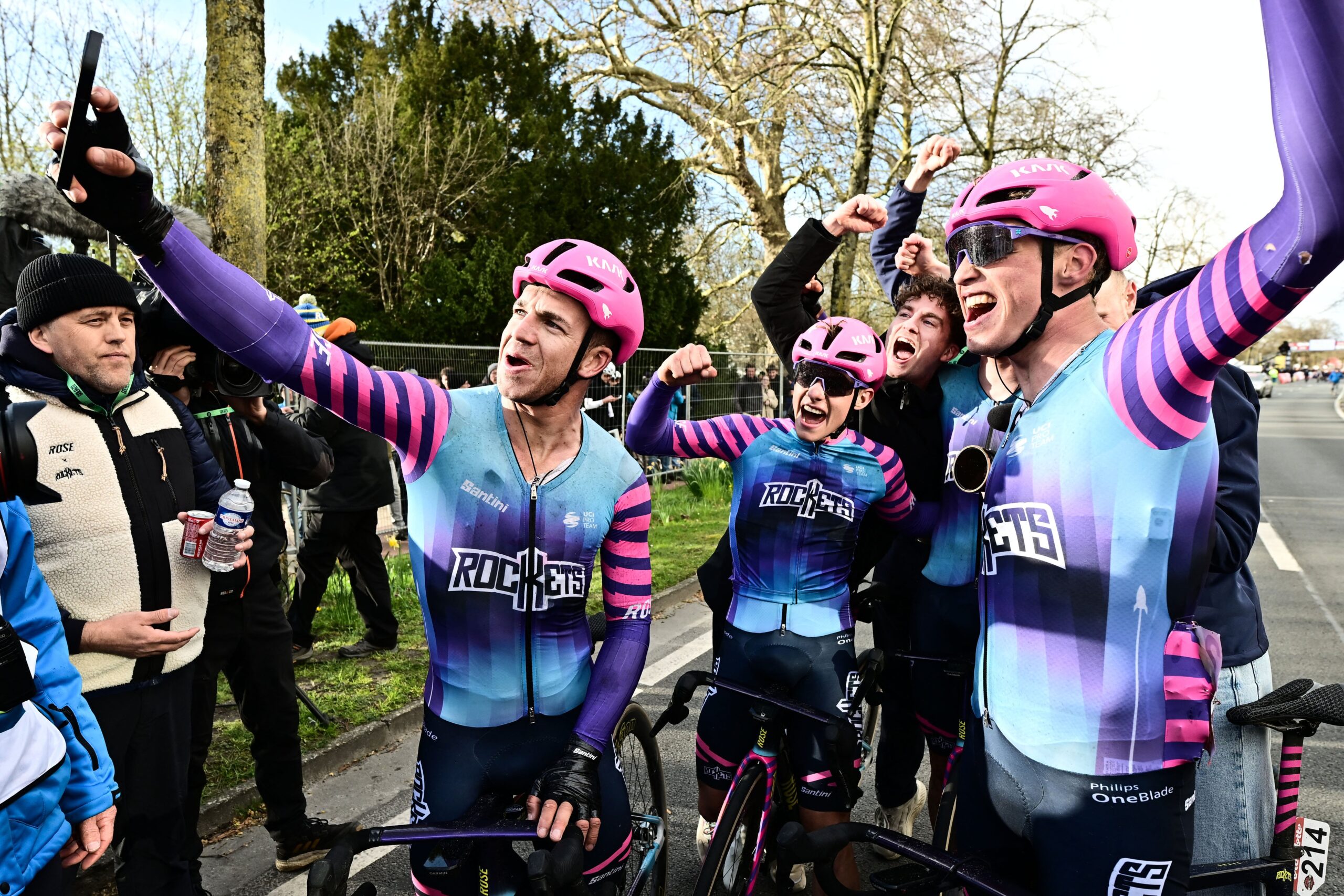 Dylan Groenewegen takes a selfie with his Unibet Rose Rockets teammates